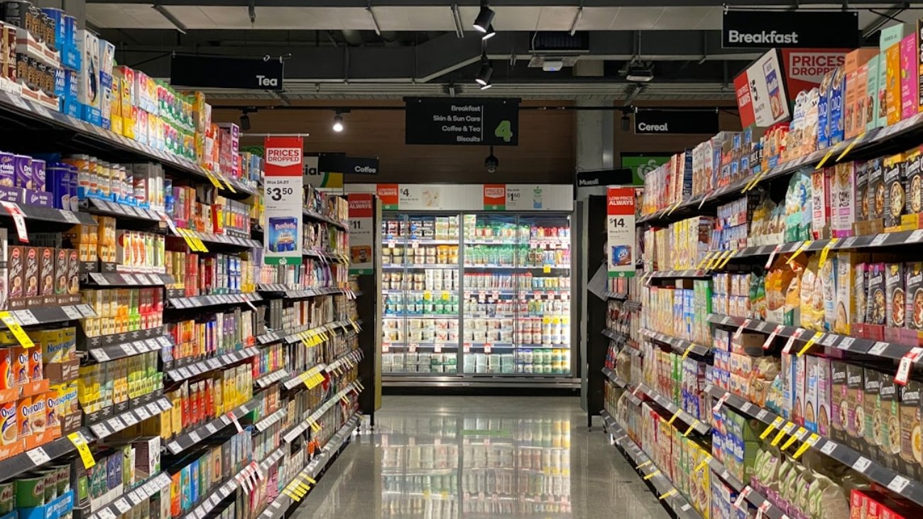 Canadian-grocery-shopping